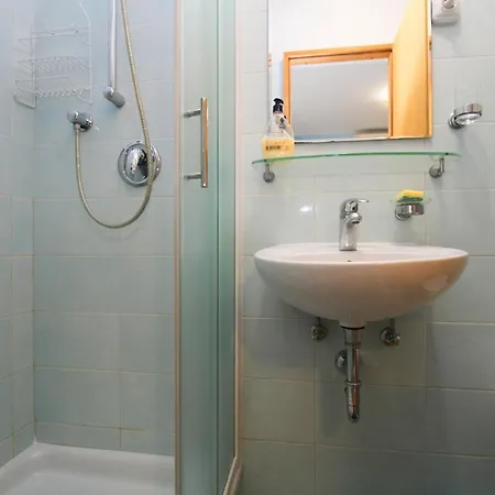 Apartment Fuer 3 Personen Ca 25 Qm In Rovinj, Istrien Istrische Riviera *